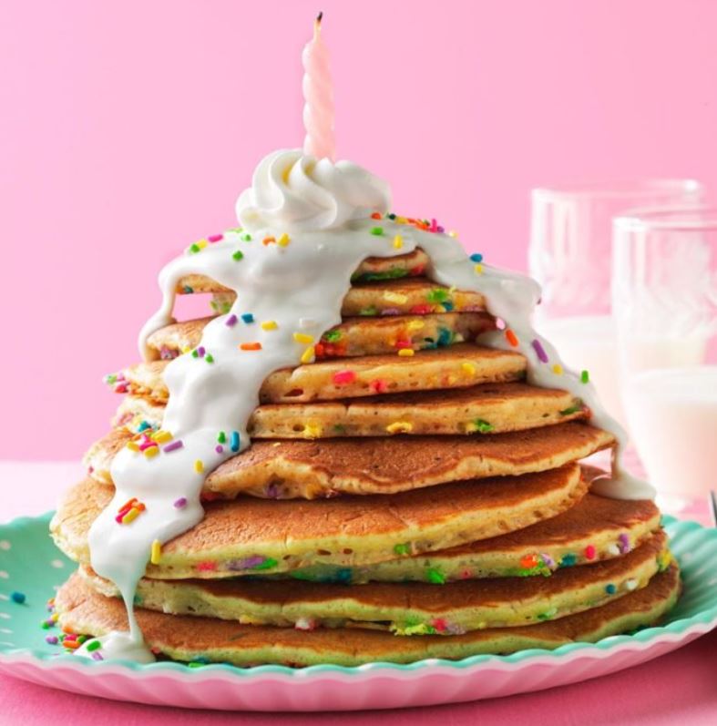 BIRTHDAY CAKE PANCAKES &ndash; Protein Milkshake