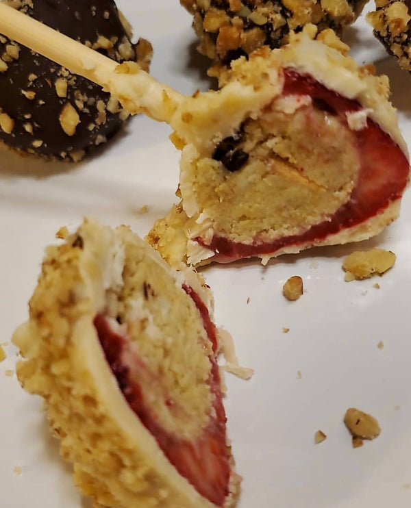 Keto Strawberry Cupcake Pops