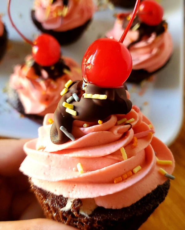 Keto Sundae Cookies & Cream Ice Cream Cupcakes