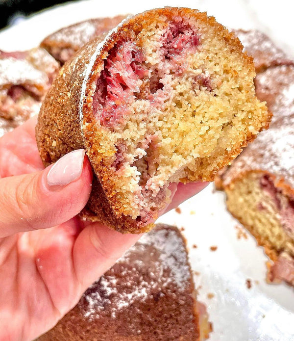 Low-Carb Strawberry Lemonade Cake