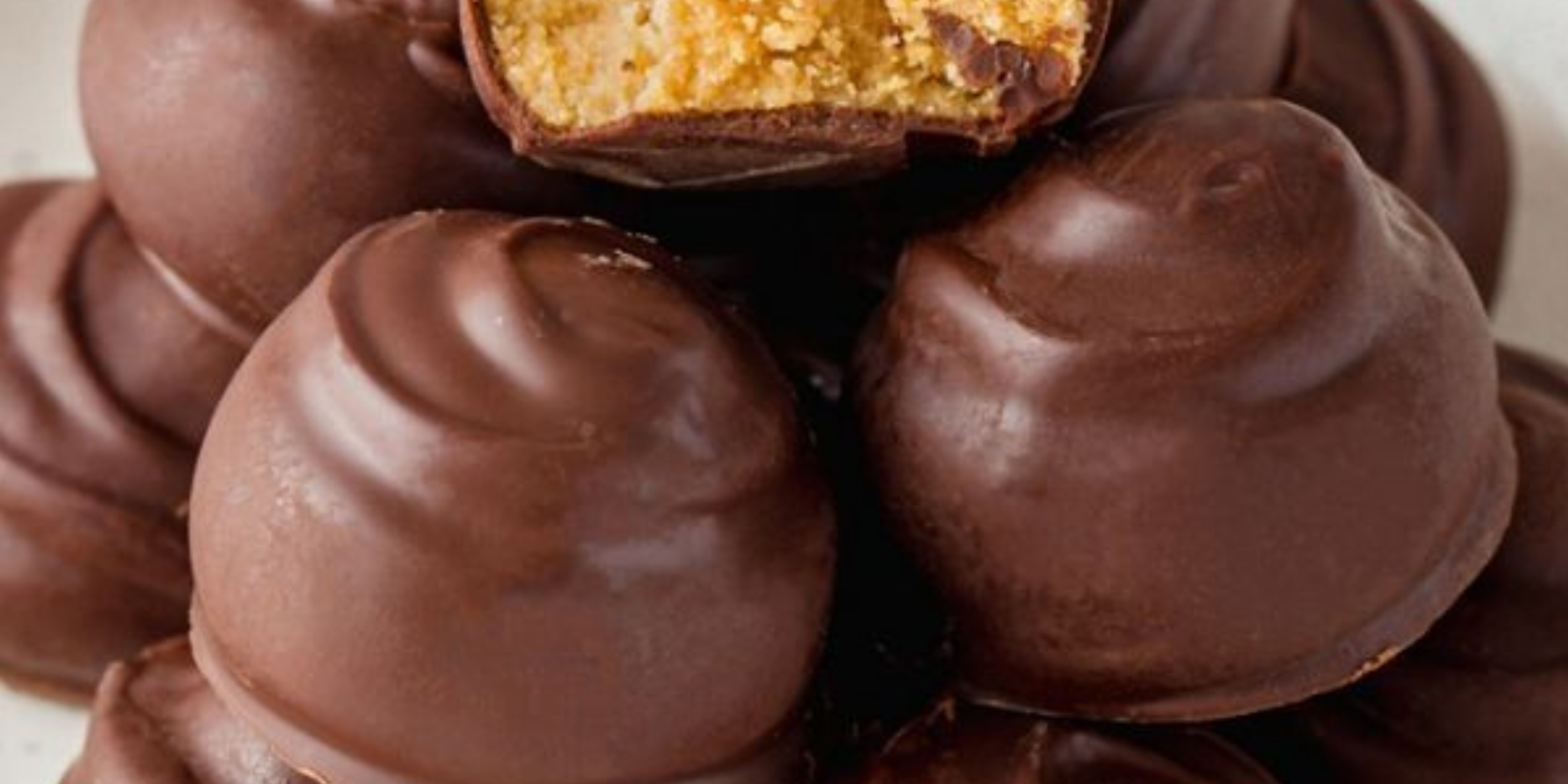 Keto Chocolate and Peanut Butter Balls – Protein Milkshake