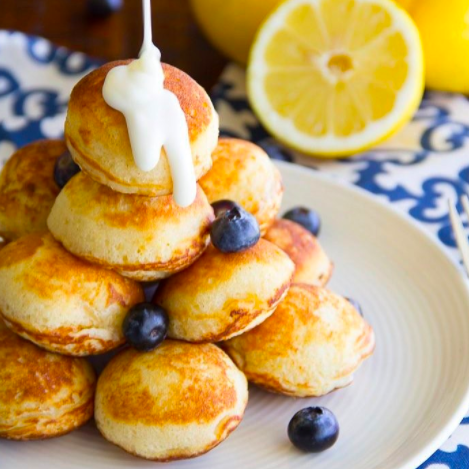 Keto-Friendly Protein Milkshake Pancake Pops💙💛