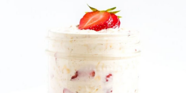 Vegan and Low Carb Strawberry Shortcake Overnight Oats